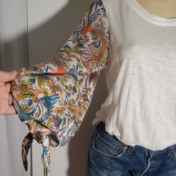 Anthropologie Maybelle Tied-sleeve top Paisley Sleeve Size M - Picture 5 of 15